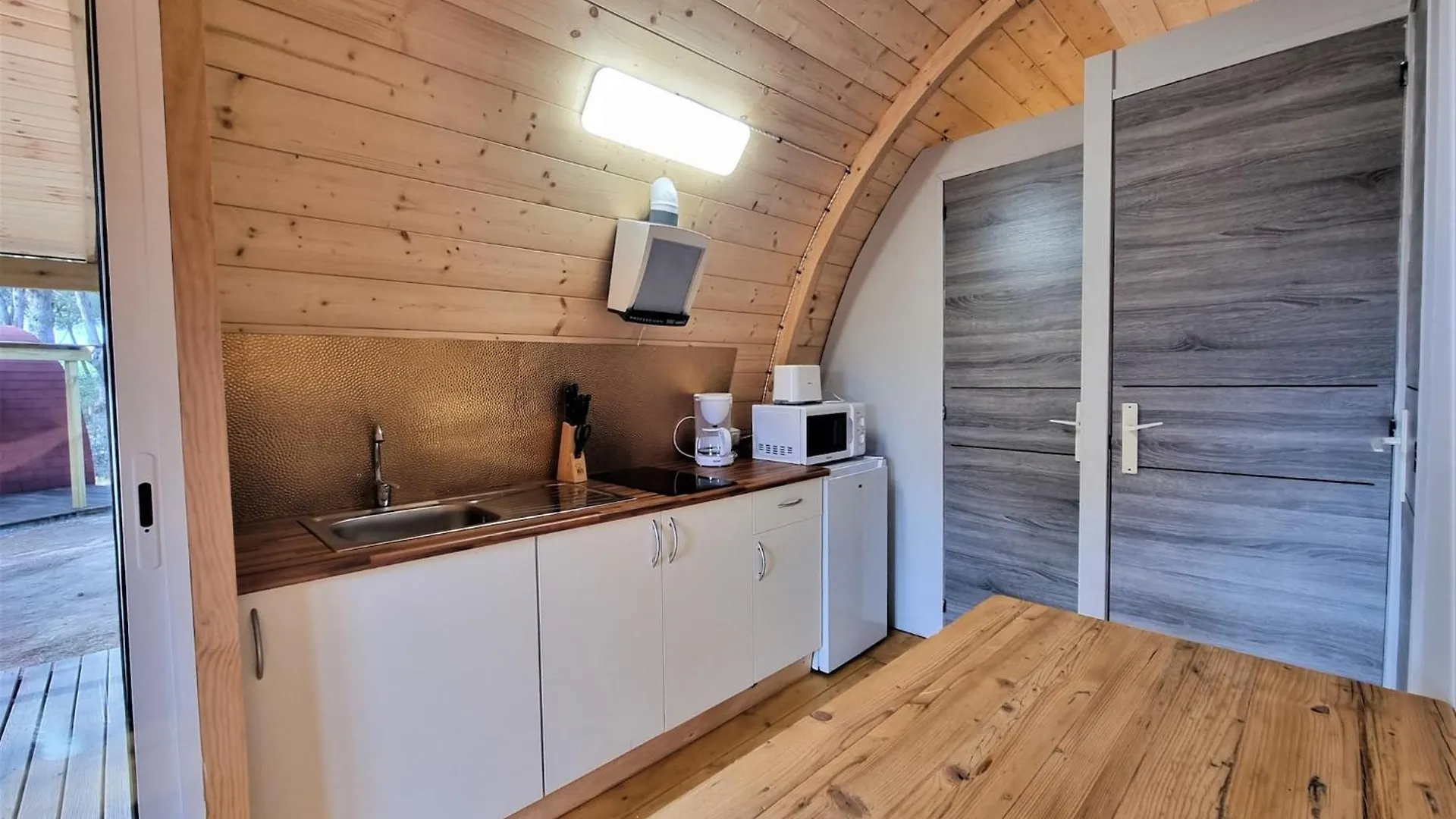 Cozy Pet-Friendly Bungalow Near Riells Beach L'Escala Holiday home